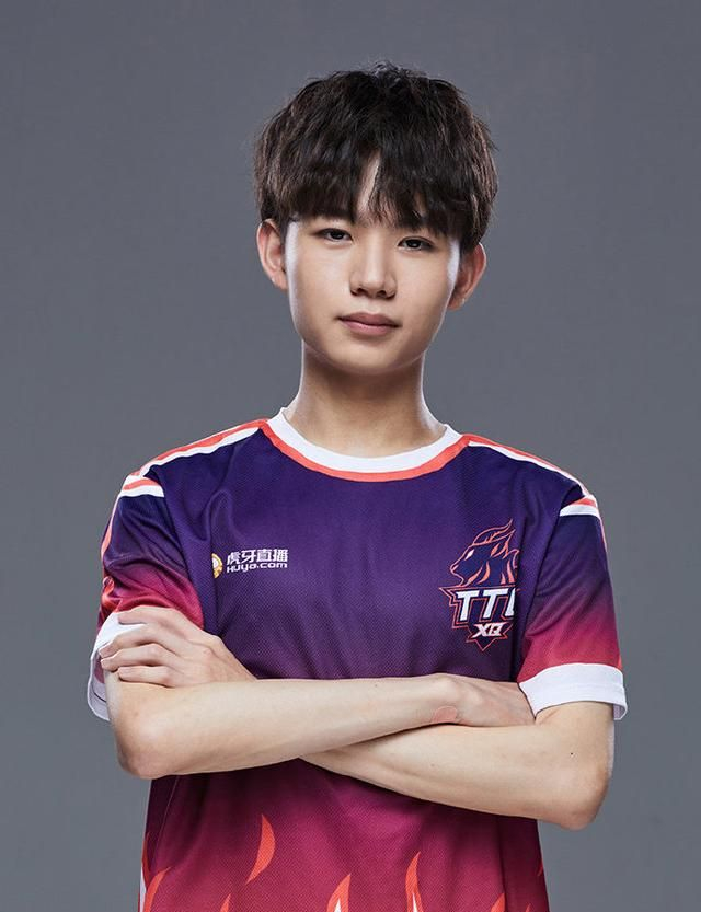 九游-包含Uzi与30激战雄鹿分钟，战术调整胜负难料！，JackeyLove焦点对战赛场气氛高涨的词条