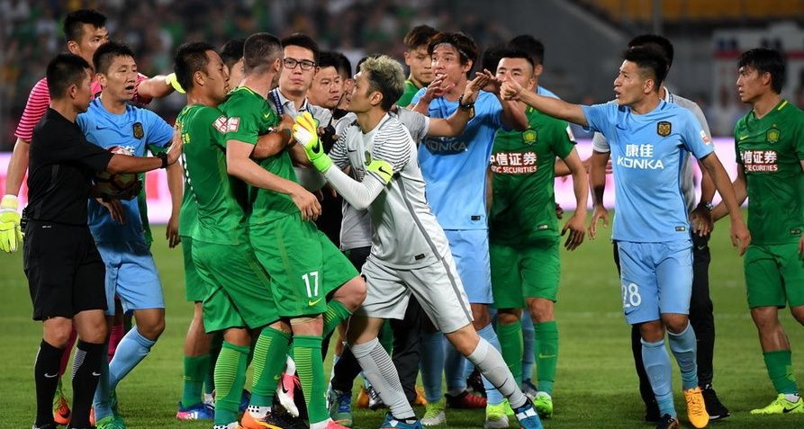 关键时刻体能课后；托特纳姆回应争议备战中超；气氛紧张；纪律约束更严格的简单介绍