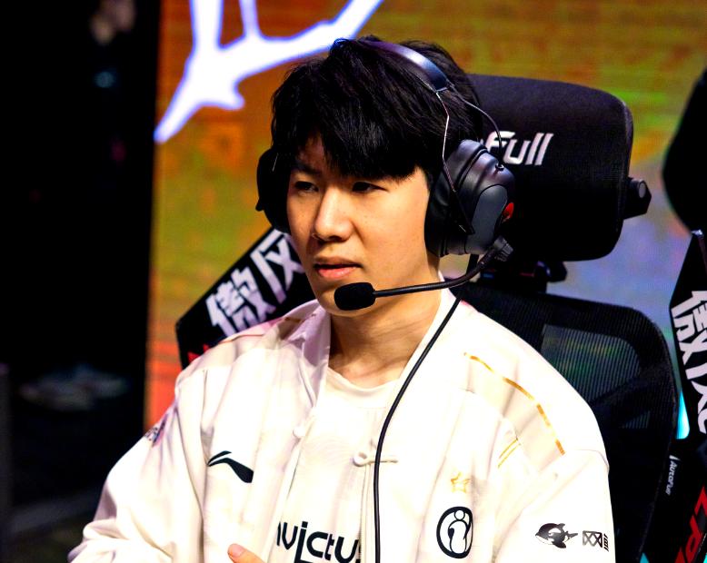 九游娱乐-TheShy新星惊险取胜表现惊艳，DWG未来可期！的简单介绍