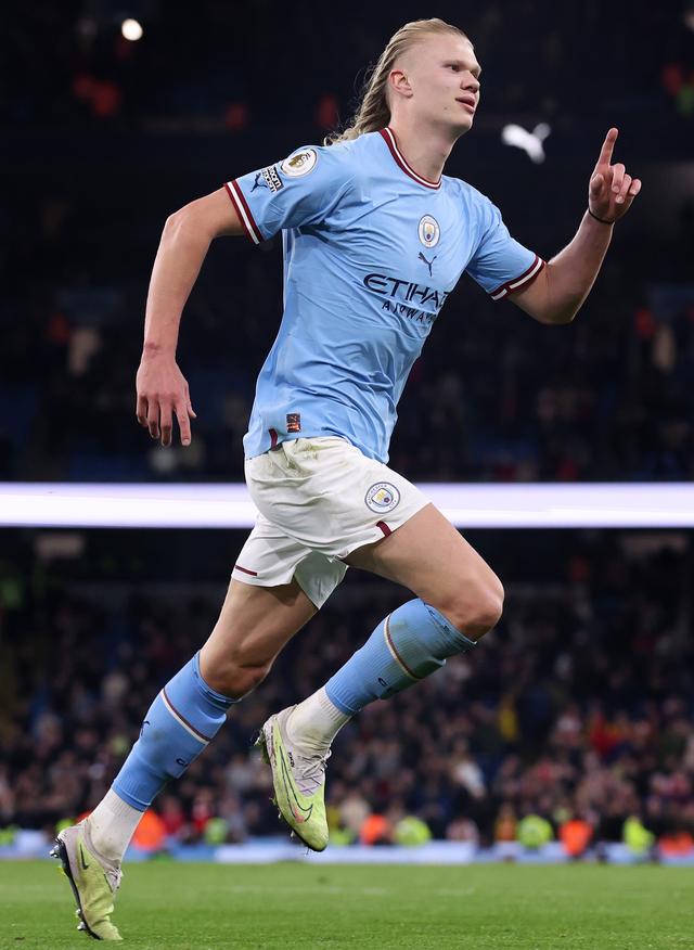 九游-哈兰德在中国队比赛中战术调整，出色防守引发热议！的简单介绍