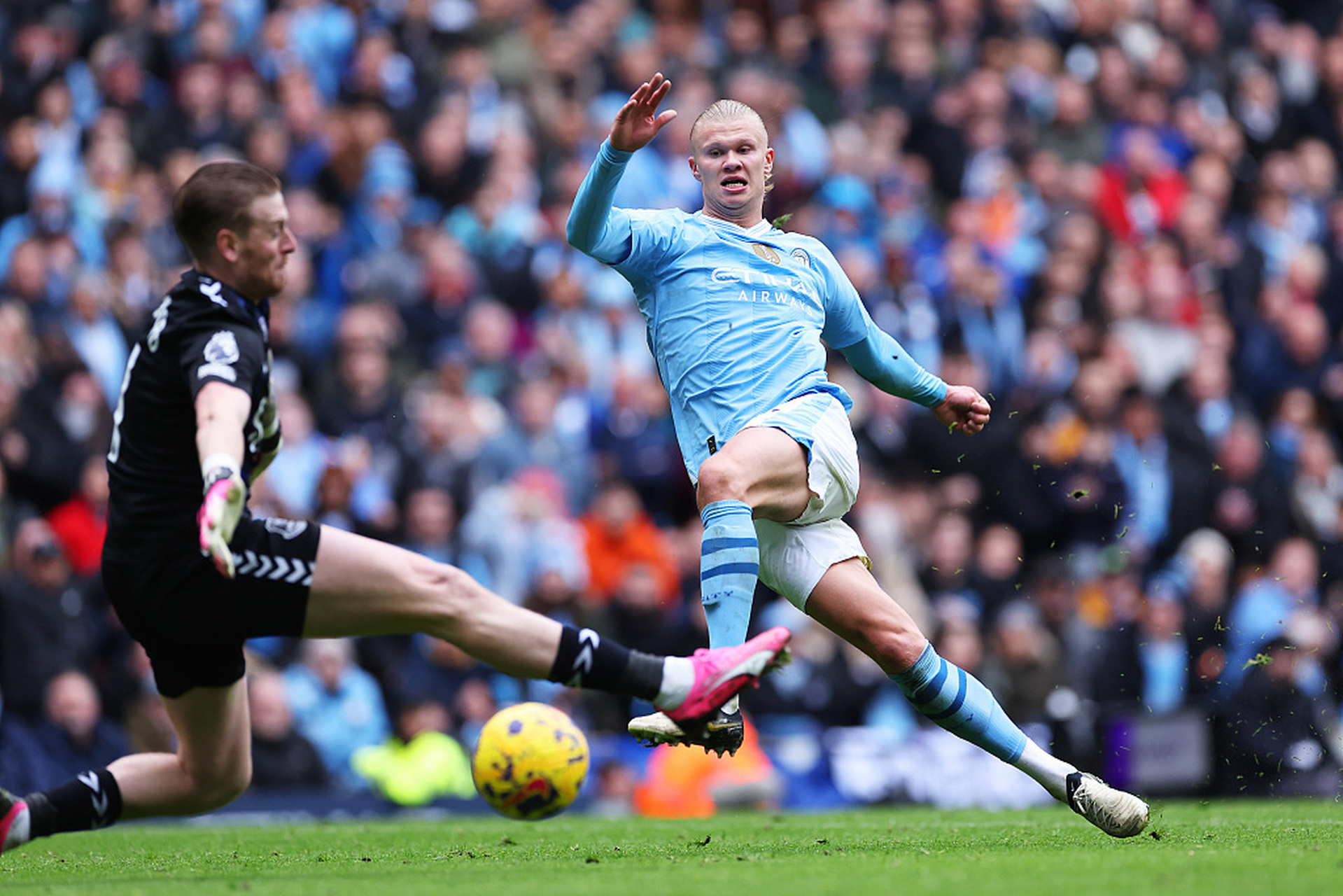 九游-哈兰德在塞尔维亚队比赛中战术调整，精彩发挥引发热议！的简单介绍